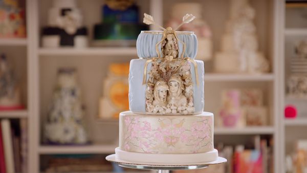 Cake Hunters - A Cake With Crunch