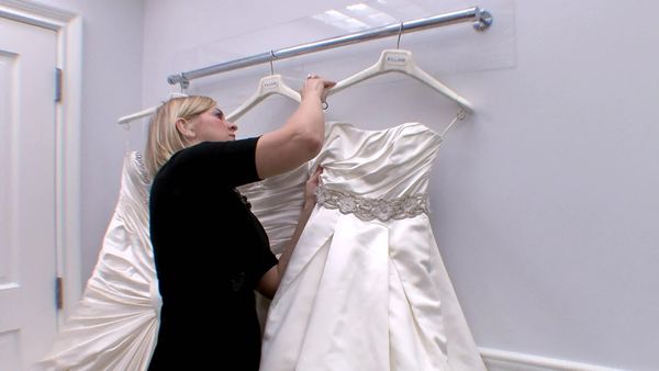 Say Yes to the Dress - Extreme Entourage