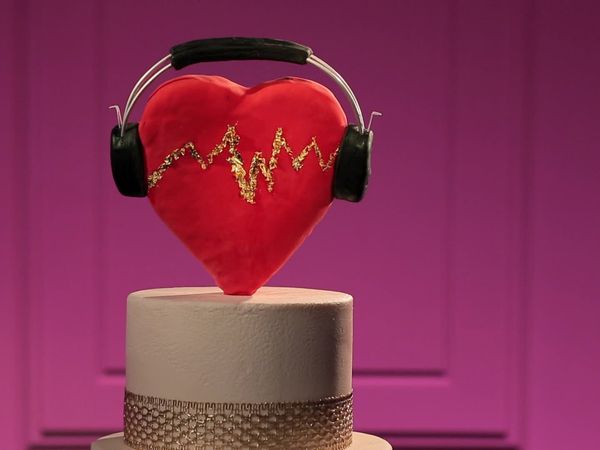 Wedding Cake Championship - Live to Dance
