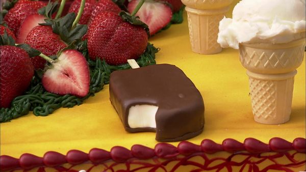 Cake Boss - Strawberries, Sinatra, and Sick Ovens