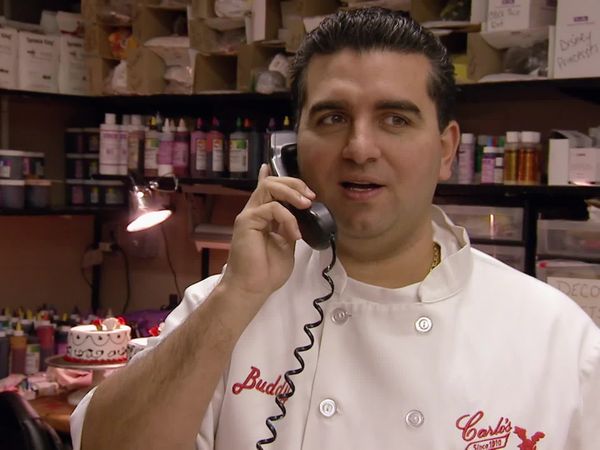 Cake Boss - Magazines, a Mega Screen and Maurizio