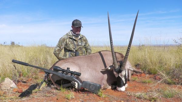 Blue Collar Adventures - Chapungu-Kambako Kalahari Oryx