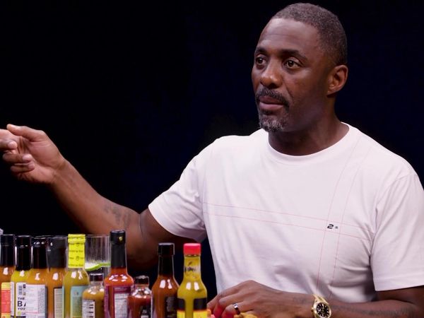 Hot Ones - Idris Elba Wants to Fight While Eating Spicy Wings