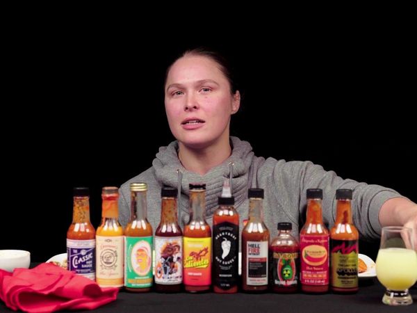Hot Ones - Ronda Rousey Splits Bones While Eating Spicy Wings