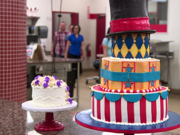 Cake Boss - Lights, Camera, Cake