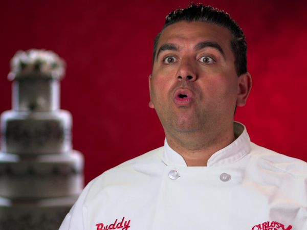 Cake Boss - Crabs, Communion and a Comeback Pastry