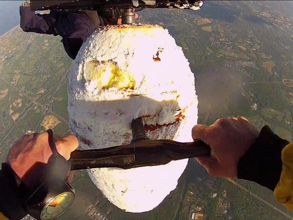 Cake Boss - Cakes On a Plane