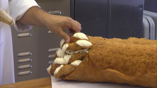 Cake Boss - Chinese Culture and Cannolis