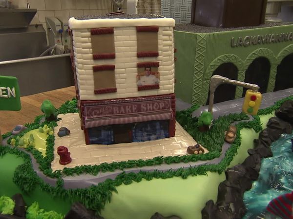 Cake Boss - Fireworks, Falling Fondant and Fathers
