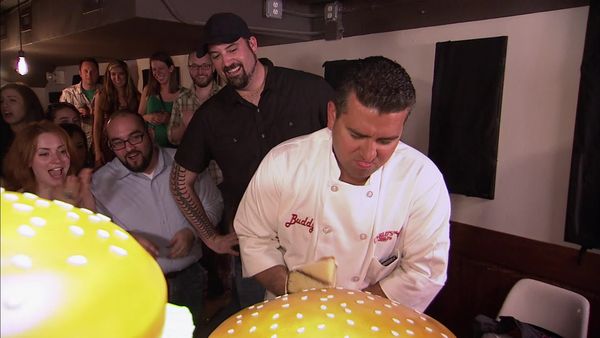 Cake Boss - Cheeseburgers, Cures and a Challenge