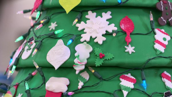 Cake Boss - Seasons Greetings And Saintly Surprises