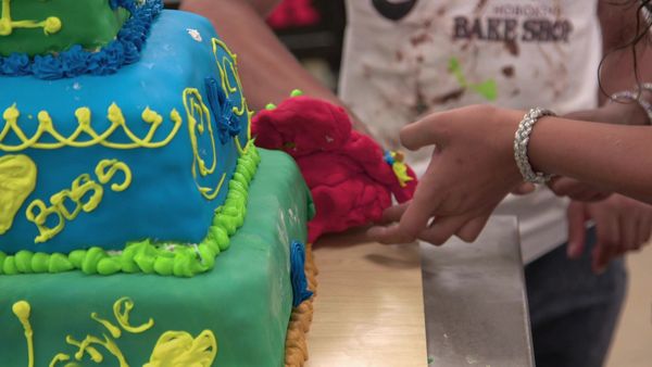 Cake Boss - Father's Day Collapse, Buddy's Surprise and Tee Time