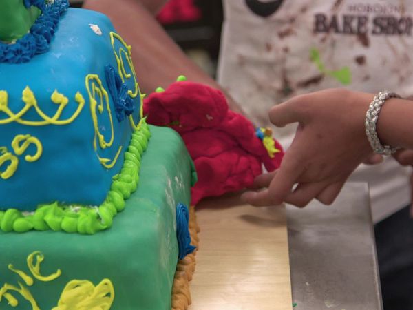 Cake Boss - Father's Day Collapse, Buddy's Surprise and Tee Time