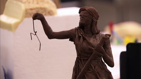 Cake Boss - Players, Lawyers, and Pranksters