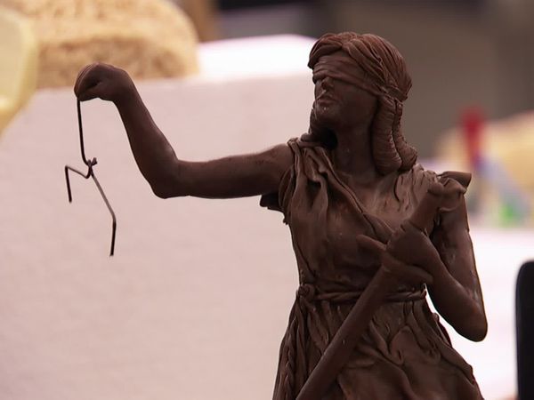 Cake Boss - Players, Lawyers, and Pranksters