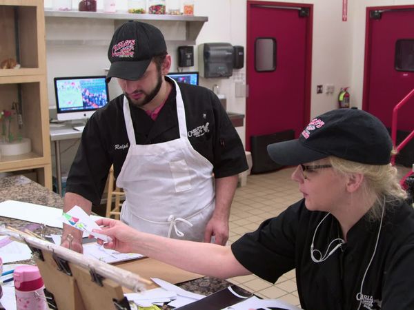 Cake Boss - Extraterrestrials and Giant Tacos