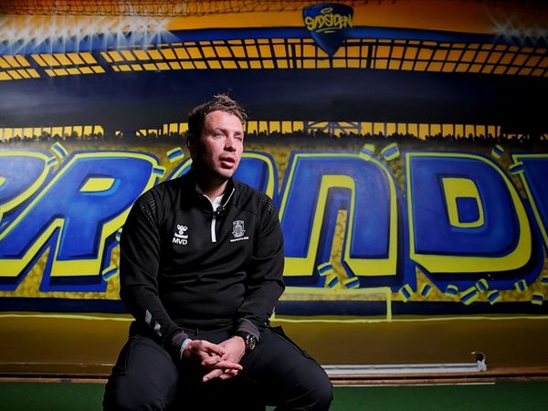 BrøndbyLyd: Bag facaden - Menno van Dam og store drømme i Brøndby