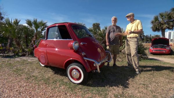 Mi Coche Clasico - Día del Salón del Automóvil de Duelos