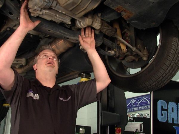Tech Garage - No-Fear Electric Vehicle Repair