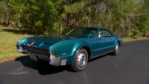 Mi Coche Clasico - Toronado y Riviera