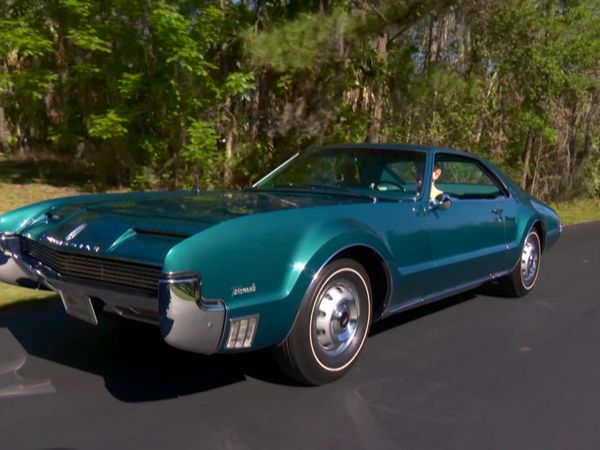 Mi Coche Clasico - Toronado y Riviera