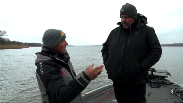 Americana Outdoors - Fishing for Largemouth Bass With The PROS
