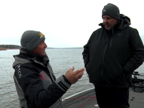 Americana Outdoors - Fishing for Largemouth Bass With The PROS