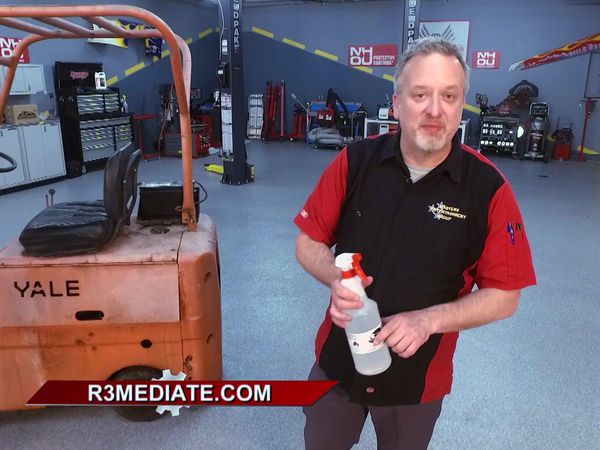 Motorhead Garage - Lasers That Shine, Cars That Stink, Oil Cleanup, Maintenance Musts