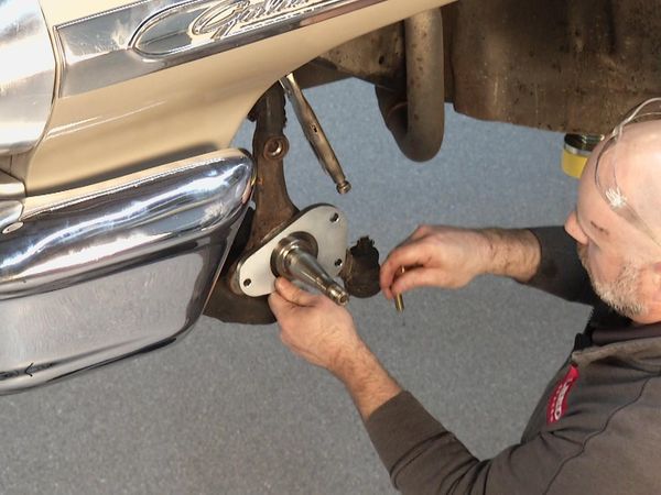 Motorhead Garage - Cleaning, Charging, Stopping, Fixing, Maintaining