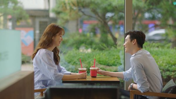 W - Two Worlds Apart - The real final episode of W has begun.