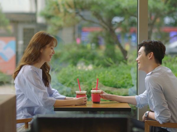 W - Two Worlds Apart - The real final episode of W has begun.