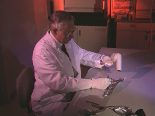 Medical Detectives - Stick It Up