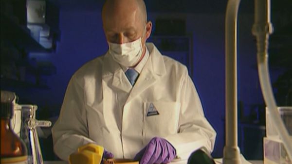 Medical Detectives - Making The Collar