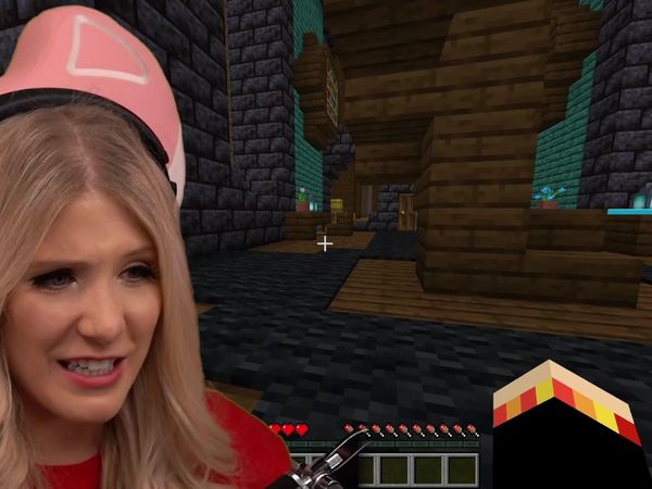 Brianna Playz - From Frog to Princess in Minecraft / I Was Kidnapped by Dragons