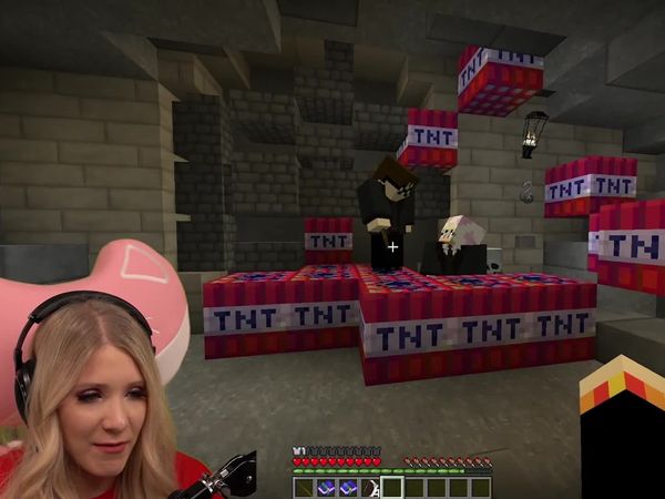 Brianna Playz - Kidnapped by Wizards in Minecraft / Trapped by Zombie Dragons in Minecraft