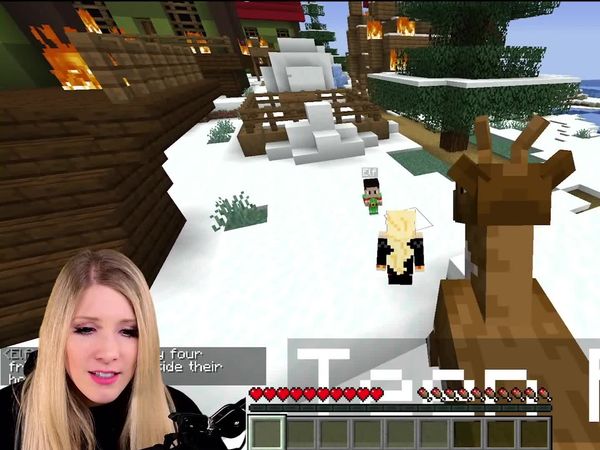 Brianna Playz - How to Tame a Baby Reindeer in Minecraft / Playing Minecraft as a Helpful Christmas Elf