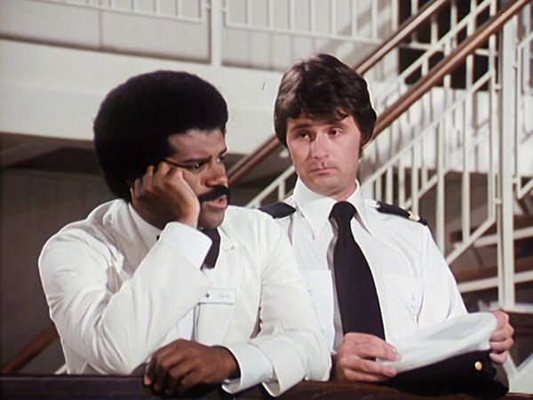 Love Boat - Roxy Blue oder der Liebestraum /​ Leber mit Zwiebeln oder der Juwelendieb /​ Schießen oder schießen lassen
