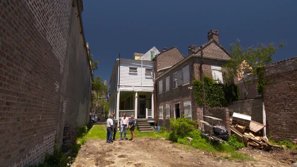 This Old House - Charleston Single House | Southern Charm, Season Premiere