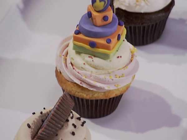 Cupcake Wars - Ace of Cakes 100th Episode Celebration