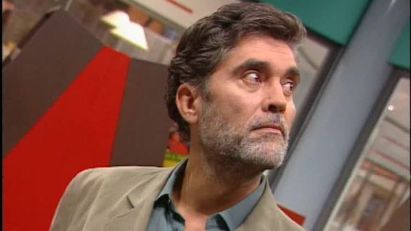 Al salir de Clase - ¿Un agujero en la capa de Elena?