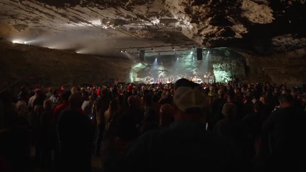Landmarks: The Stages of Country Music - The Caverns