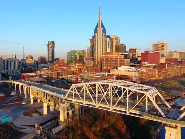 Landmarks: The Stages of Country Music - Getting Started in Nashville