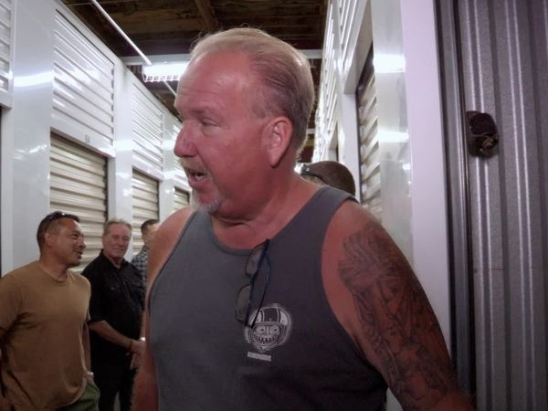 Storage Wars - The Jenny, The Baker, The Prosthetics Maker