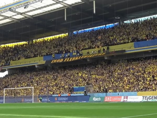 3point.dk: Stemningsvideoer - Lyden af Sydsiden: Stemningsvideoer fra tribunen (FCN og OB)
