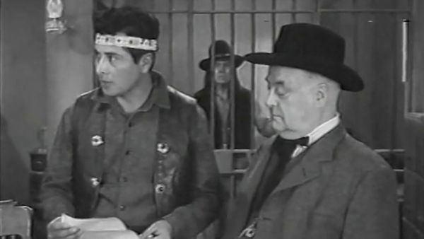 Annie Oakley - Amateur Outlaw