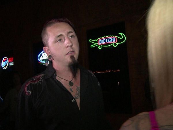 Cheaters (30') - Episode 9