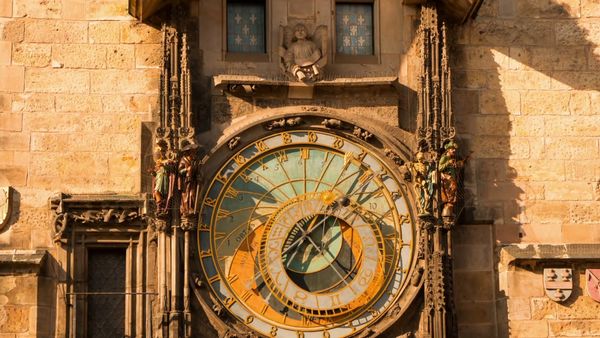Enigma Chronicles - Enigma Chronicles: Time Warp Tales: Unraveling the Enigma of Time Travel