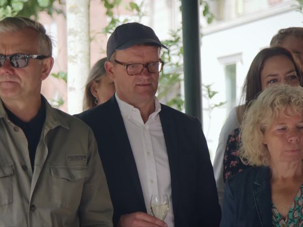 Klovn - Namnplattan På Frederiksberg Allé