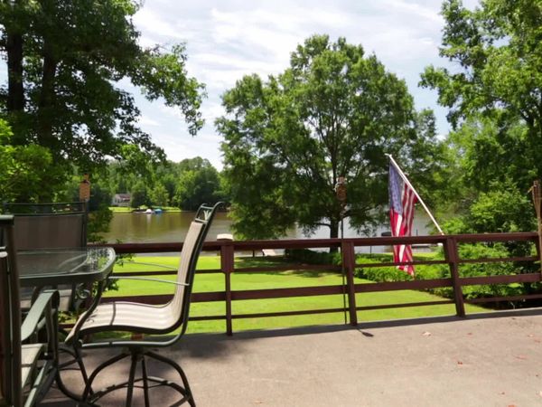 Lakefront Bargain Hunt - A Wake Zone to Call Home