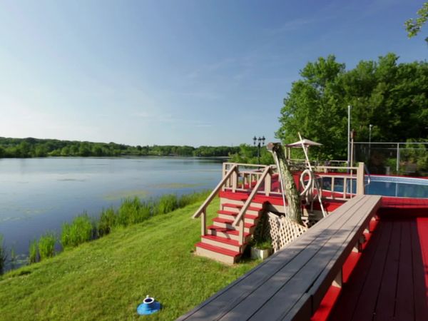 Lakefront Bargain Hunt - Pocono Paradise